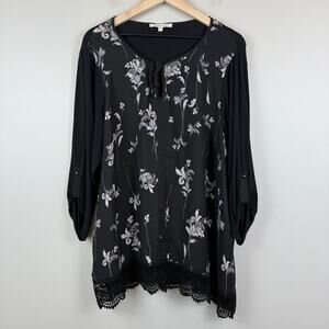 Rose + Olive Top Women's 1X Plus Black White Lace Floral V-Neck 3/4 Sleeve Boho